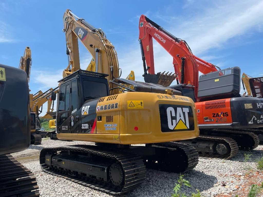 CAT 323D2 Pásová rýpadla