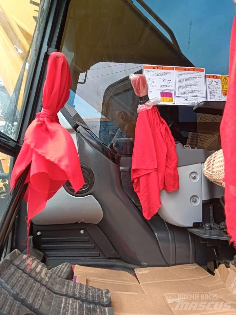 Komatsu PC 200-8 Pásová rýpadla