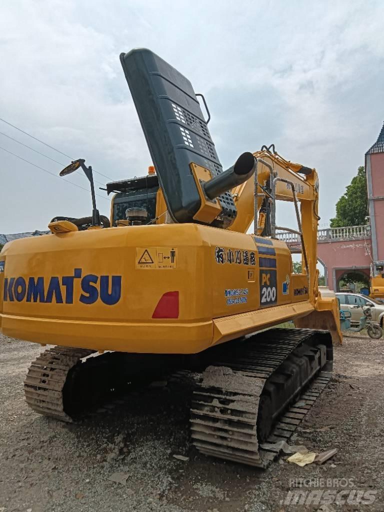 Komatsu PC 200-8 Pásová rýpadla