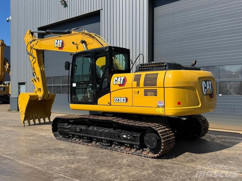 CAT 323D3 Pásová rýpadla