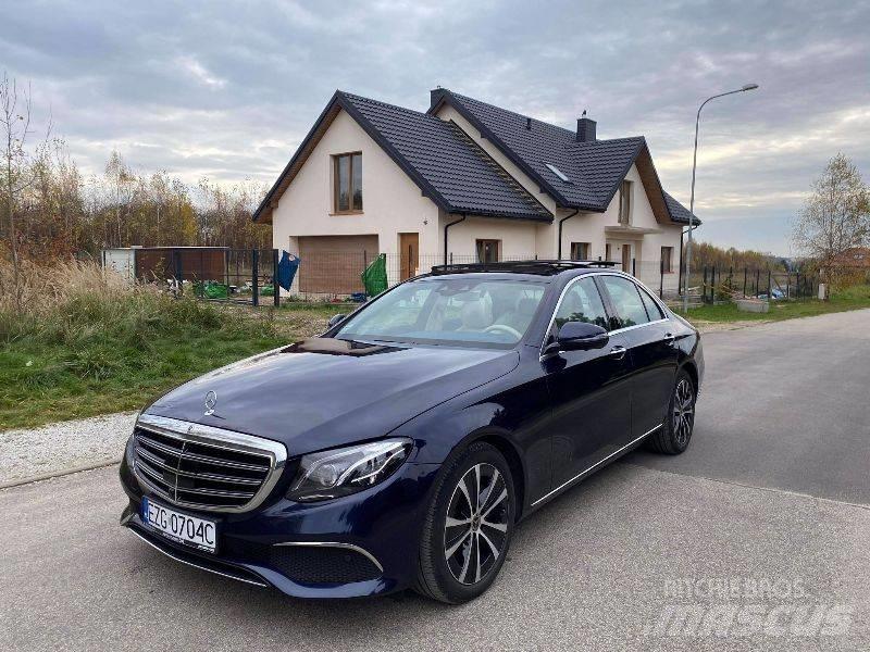 Mercedes-Benz E 300D Osobní vozy