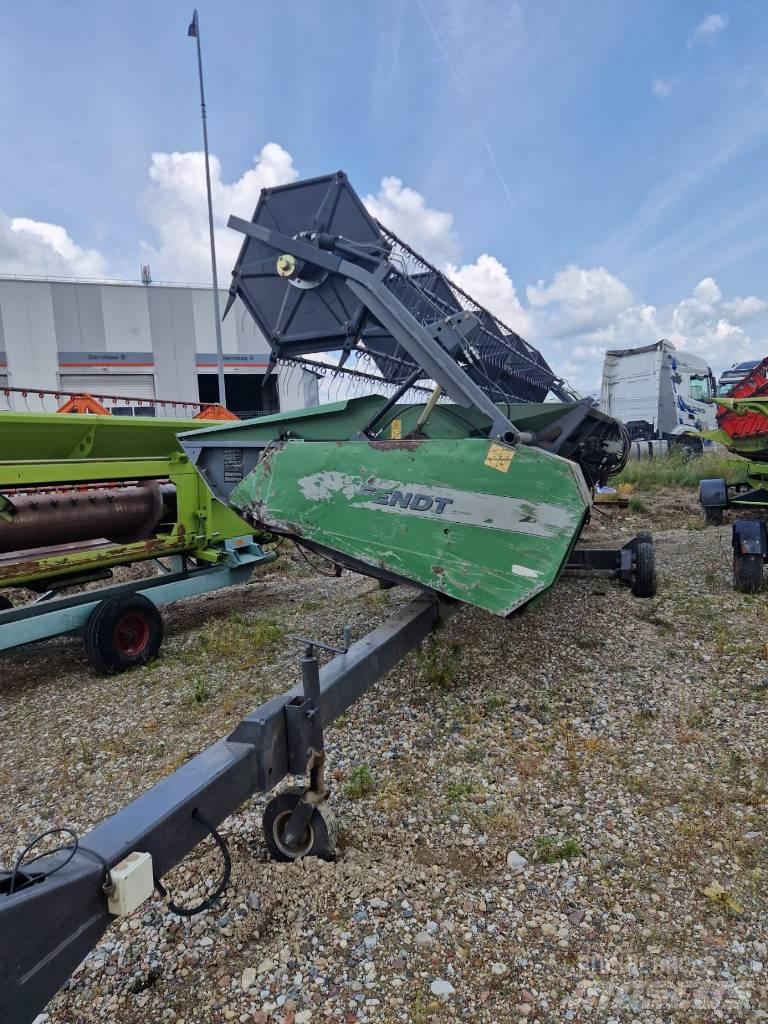 Fendt 8300 Sklízecí mlátičky