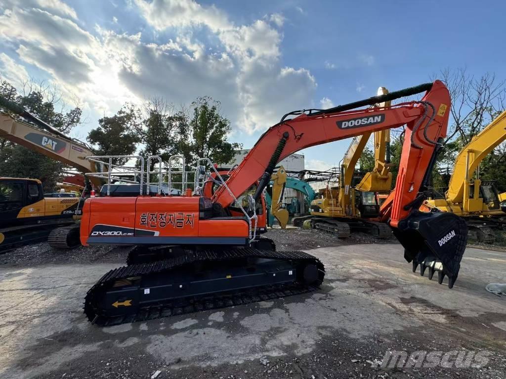 Doosan DX300 Pásová rýpadla