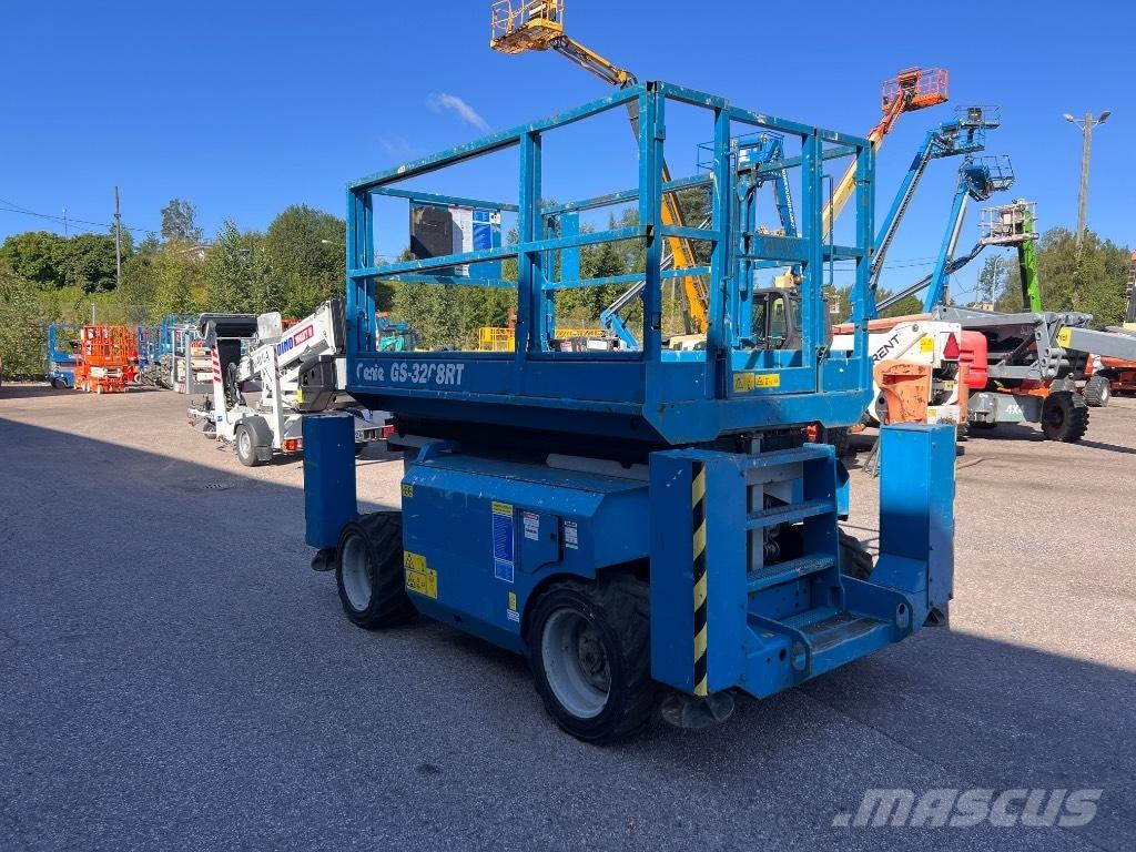 Genie GS 3268 RT Nůžková zvedací plošina
