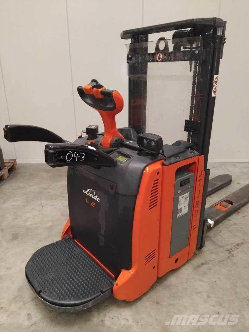 Linde L12AP Samohybné vozíky