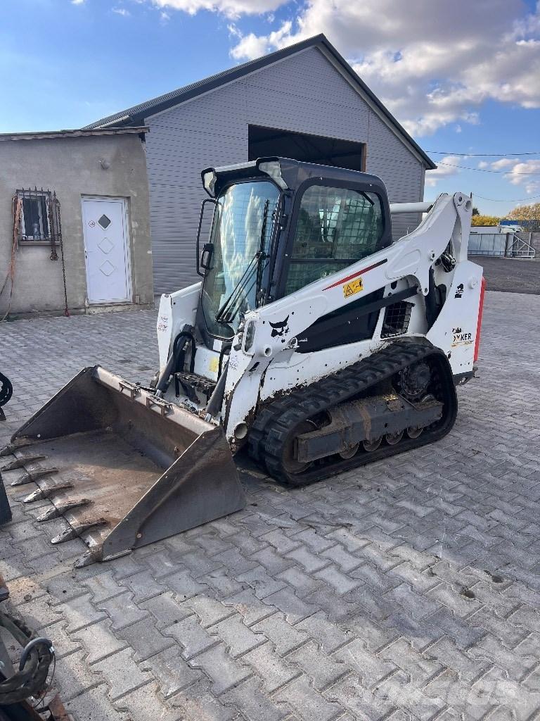 Bobcat T 590 HF Smykem řízené nakladače