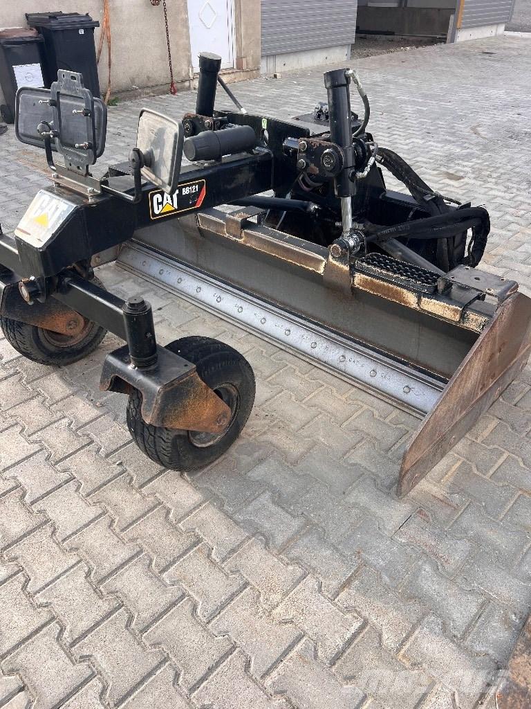 Bobcat T 590 HF Smykem řízené nakladače