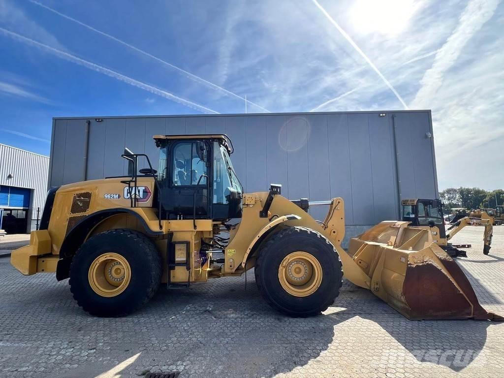 CAT 962M Kolové nakladače