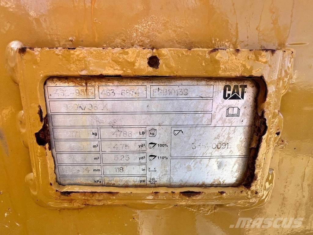 CAT 962M Kolové nakladače