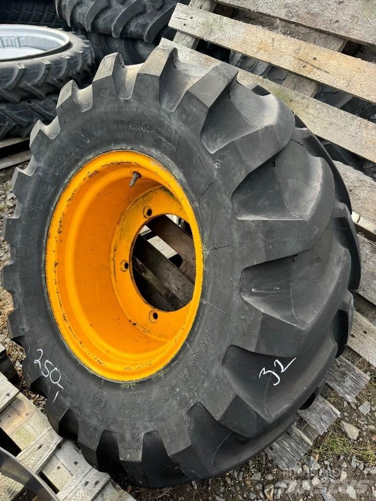 Michelin 14.5R20 Pneumatiky, kola a ráfky