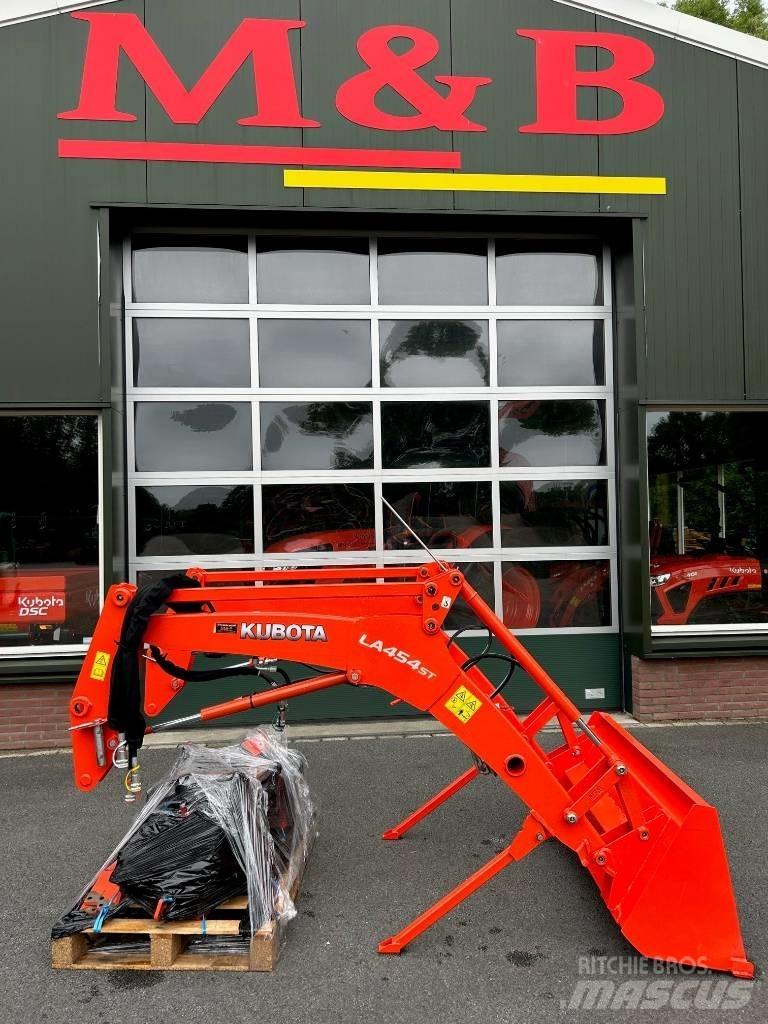 Kubota LA454ST Kompaktní přídavné zařízení pro traktory