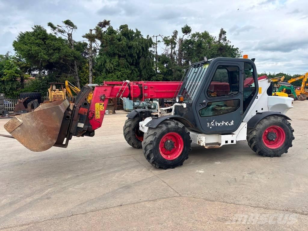 Bobcat T 3093 Teleskopické manipulátory
