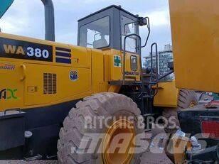 Komatsu WA 380 Kolové nakladače