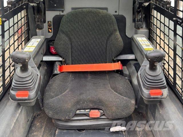 Bobcat T 76 Smykem řízené nakladače