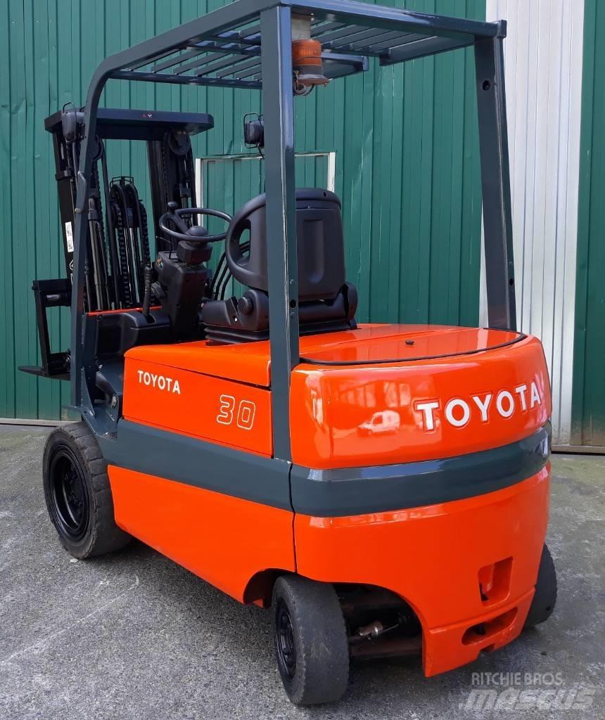 Toyota FBMF30 Akumulátorové vozíky