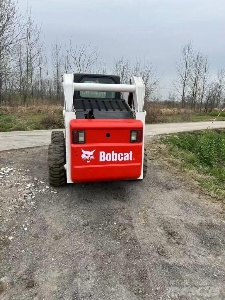 Bobcat S 300 Smykem řízené nakladače