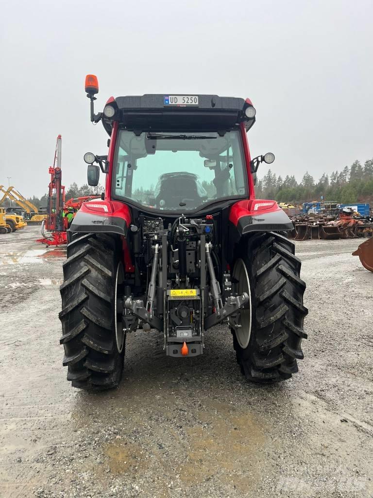 Valtra A 95 Traktory