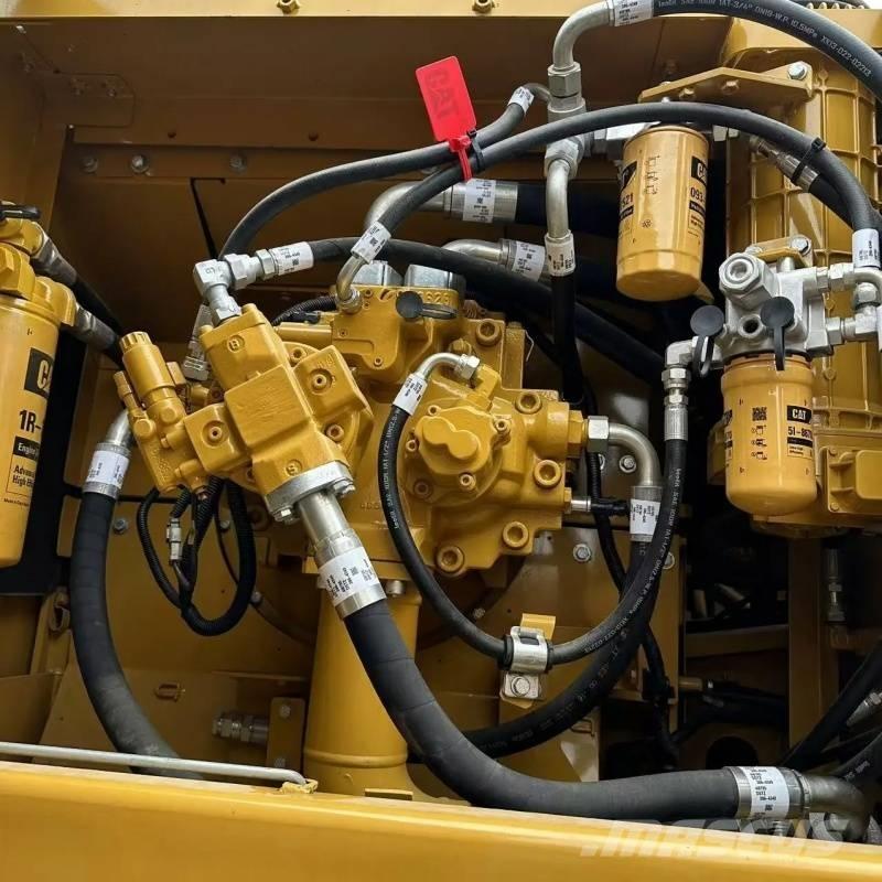 CAT 330 D Pásová rýpadla