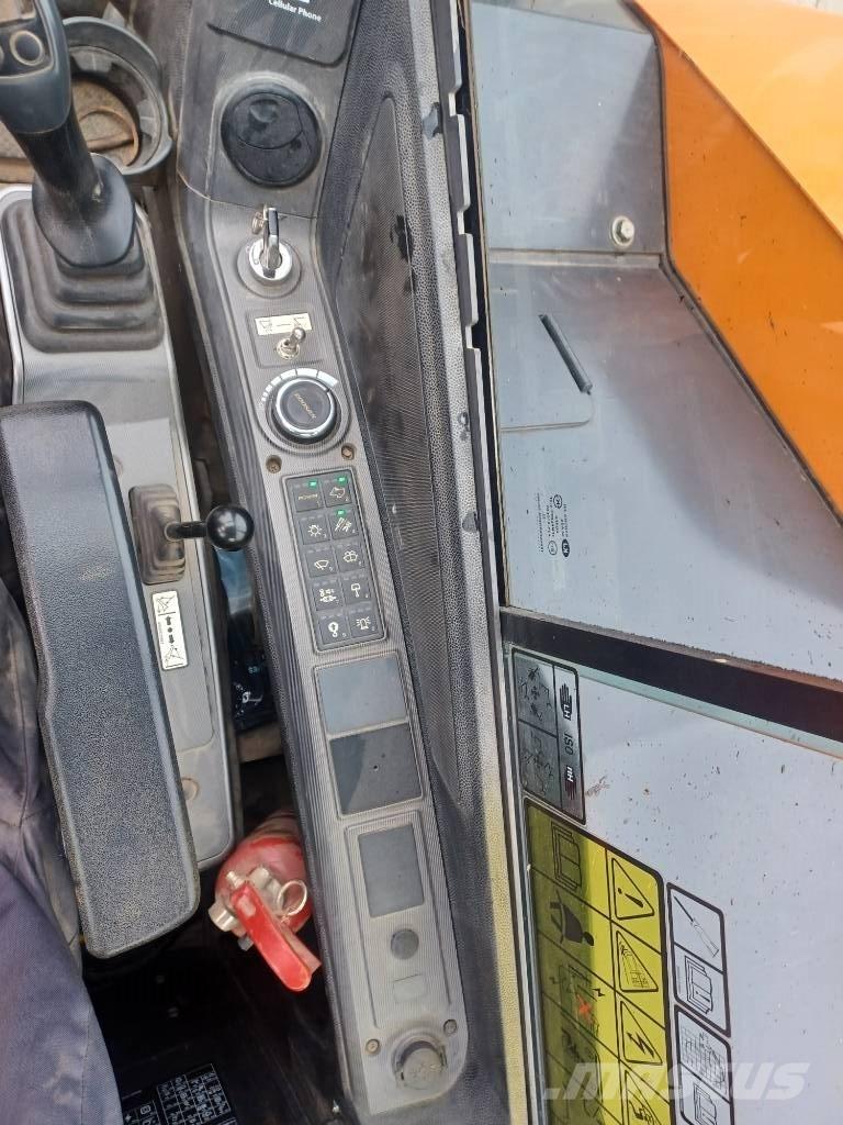 Develon DX 85 R-7 Midi rýpadla 7t - 12t