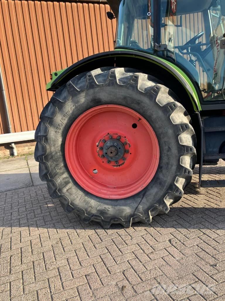 CLAAS Ares 826 RZ Traktory