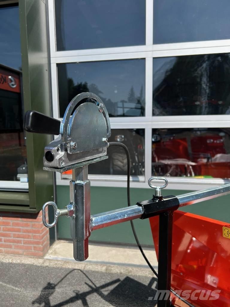 Kubota MTZ SM 150 Kompaktní přídavné zařízení pro traktory
