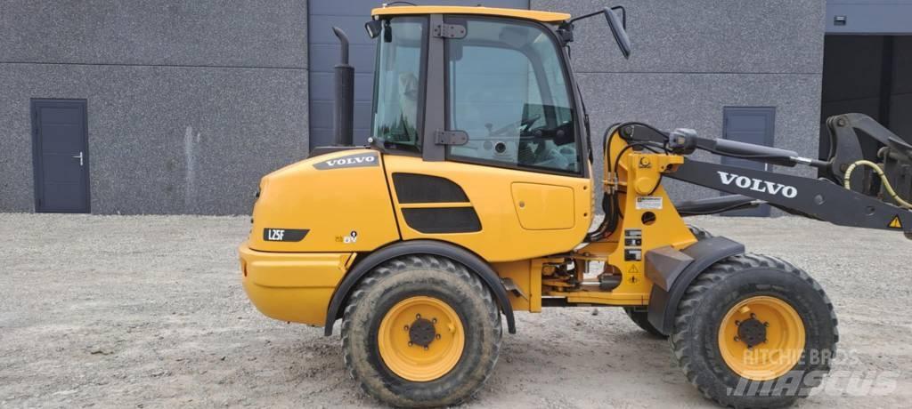 Volvo L 25 F Kolové nakladače