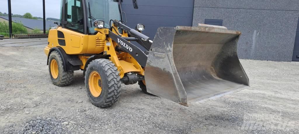 Volvo L 25 F Kolové nakladače