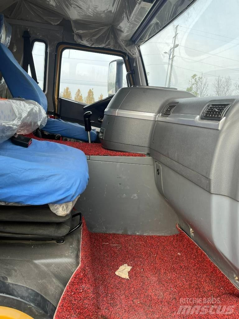 Sany STC 250 S Univerzální terénní jeřáby