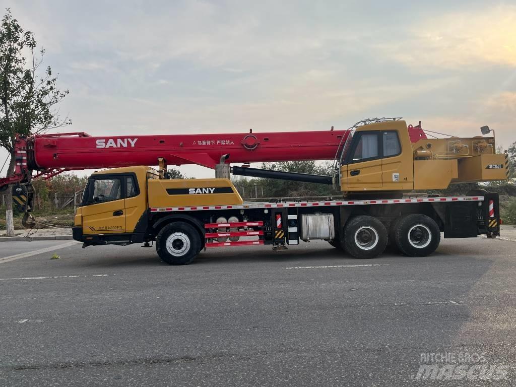 Sany STC 250 S Univerzální terénní jeřáby