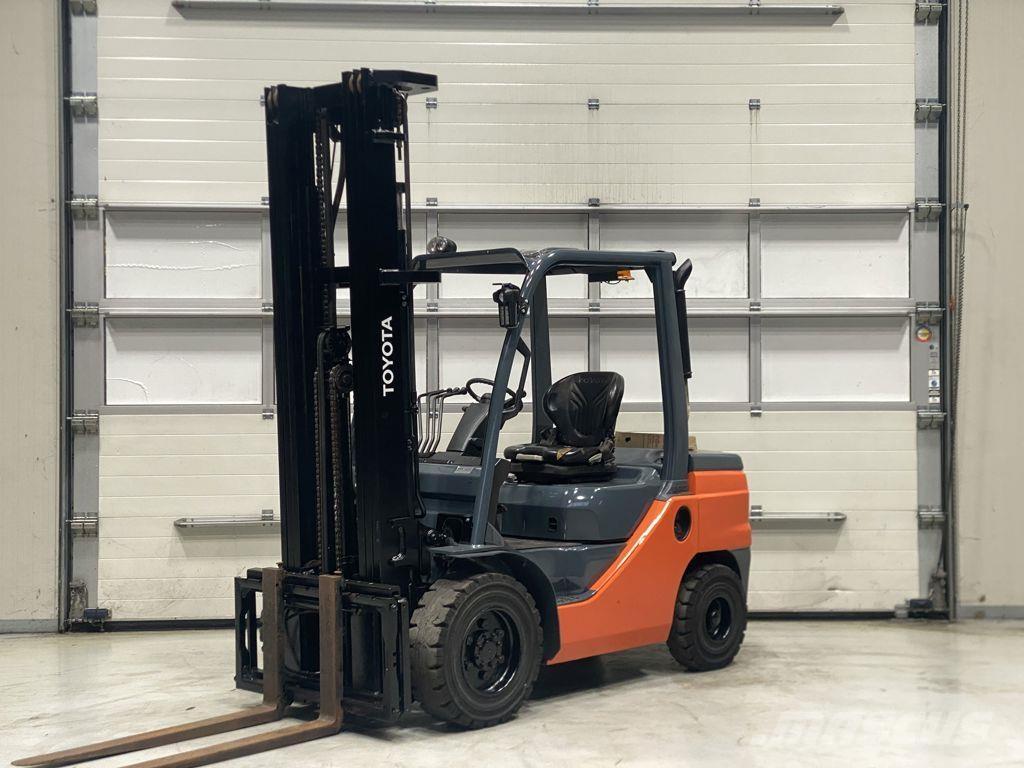 Toyota 52-8FDF30 Dieselové vozíky