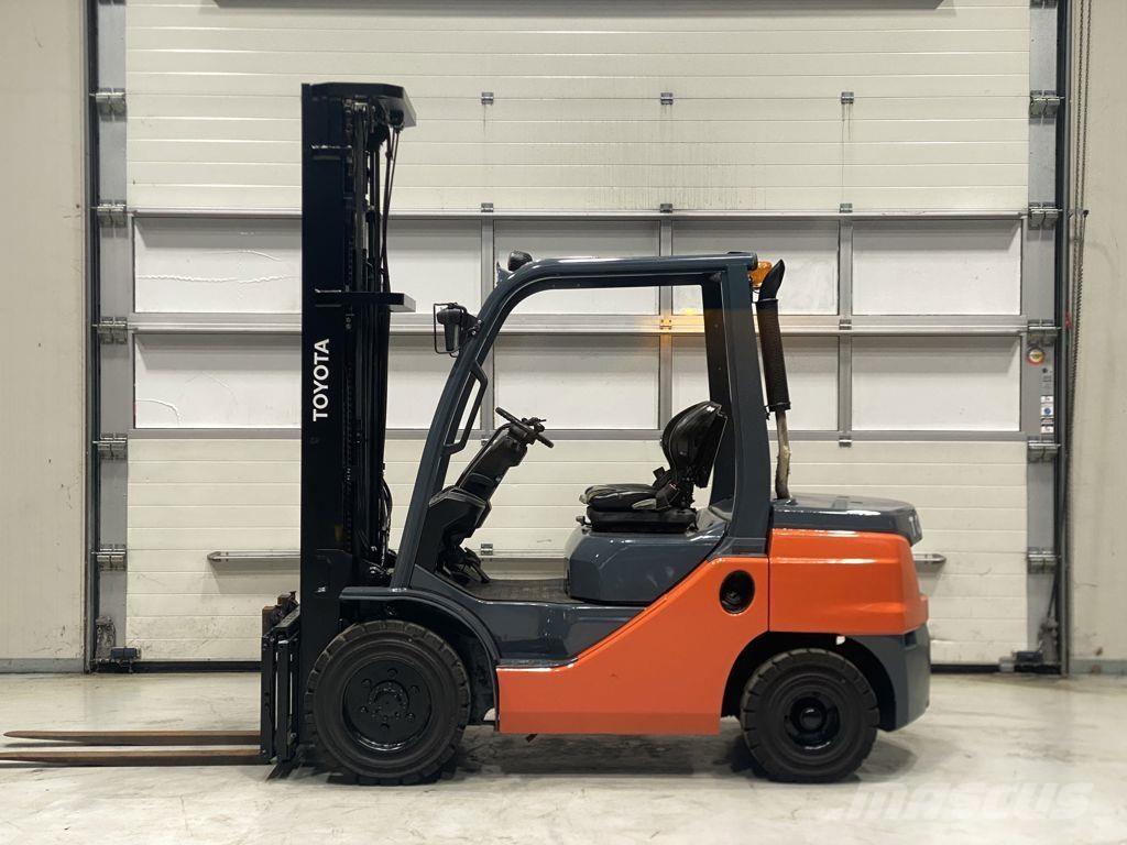 Toyota 52-8FDF30 Dieselové vozíky