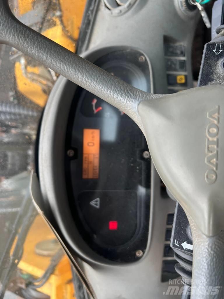 Volvo L 220 E Kolové nakladače