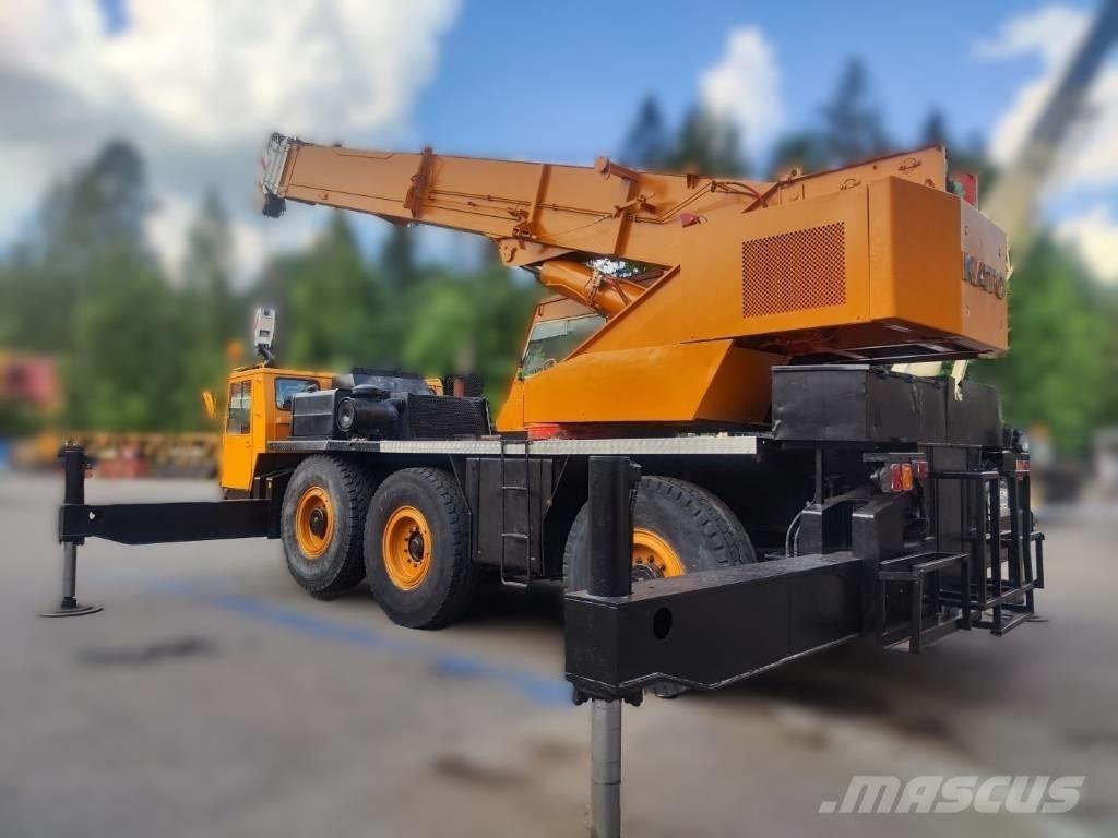 Kato KA 400 E Univerzální terénní jeřáby