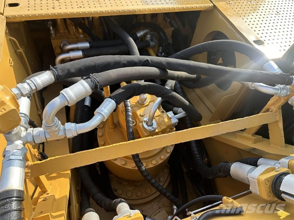 CAT 330 D Pásová rýpadla