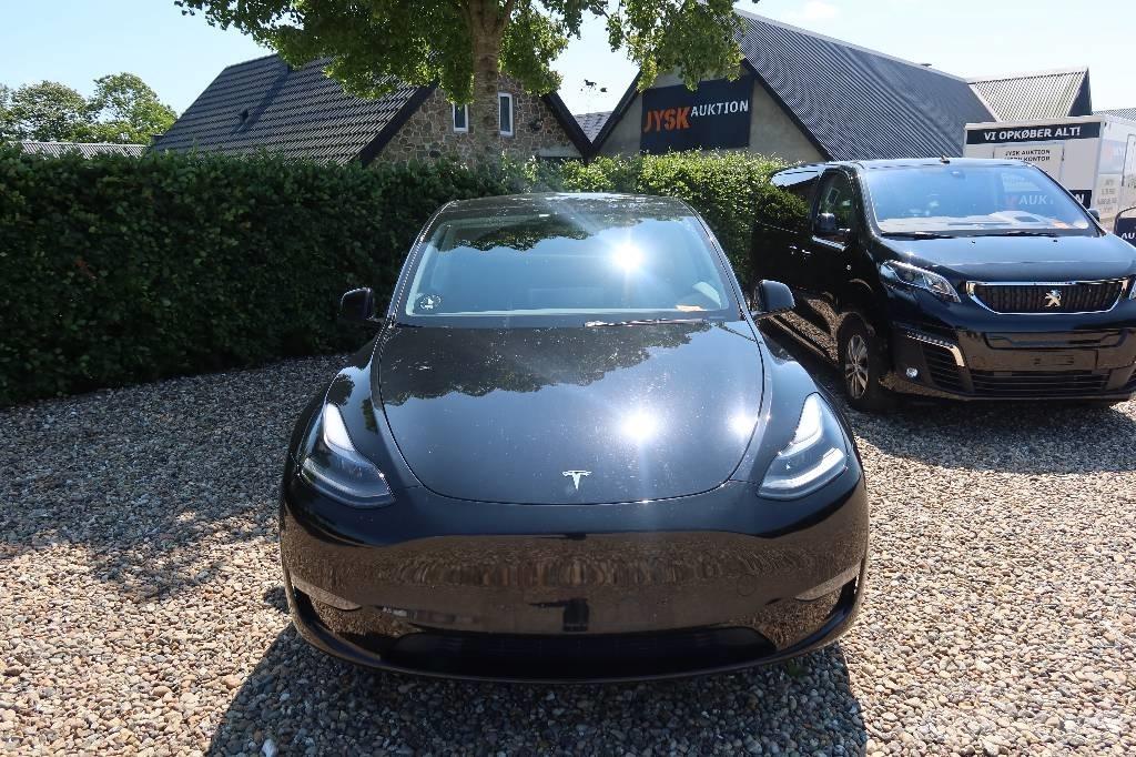 Tesla Model Y Osobní vozy