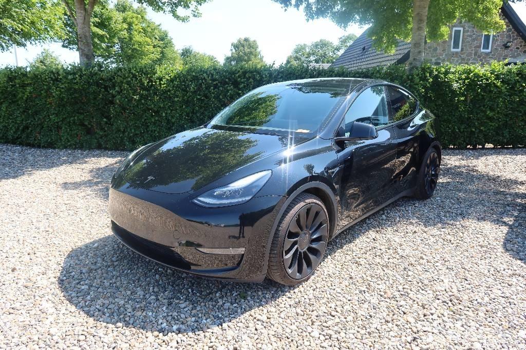 Tesla Model Y Osobní vozy
