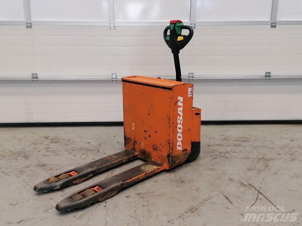 Doosan LEDH20M Nízkozdvižný vozík