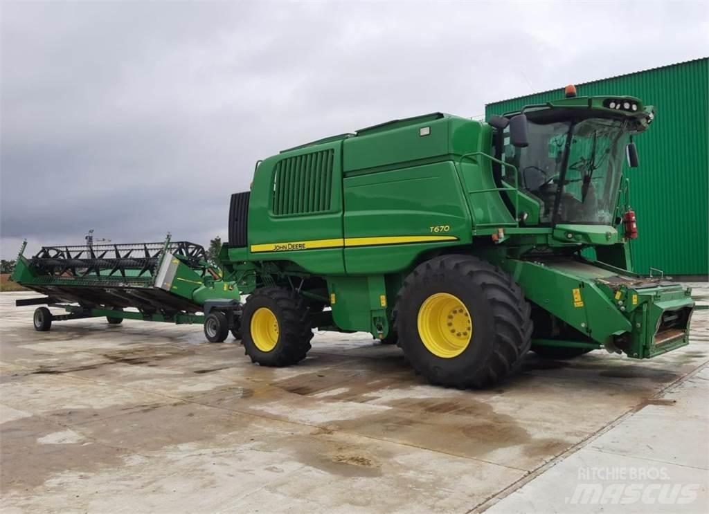 John Deere T670 Sklízecí mlátičky