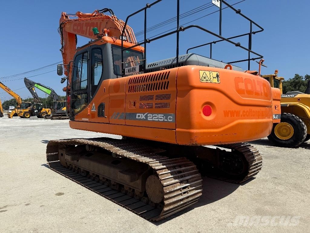  Dossan DX 225LC 3 Pásová rýpadla