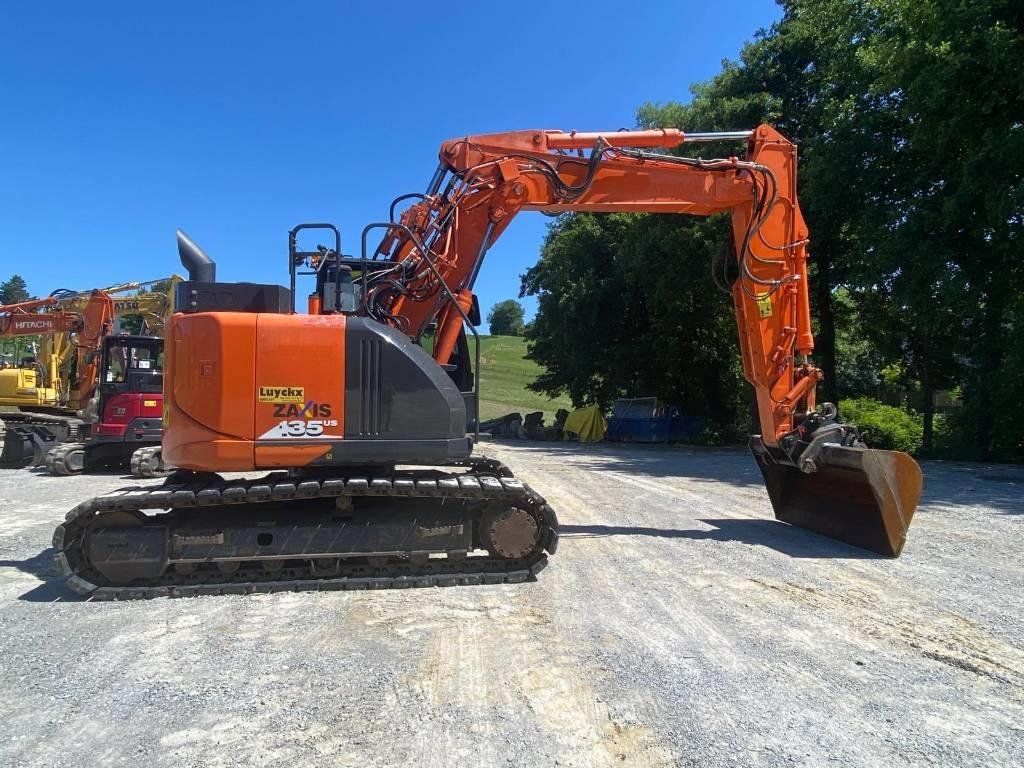 Hitachi ZX 135 US-6 Pásová rýpadla