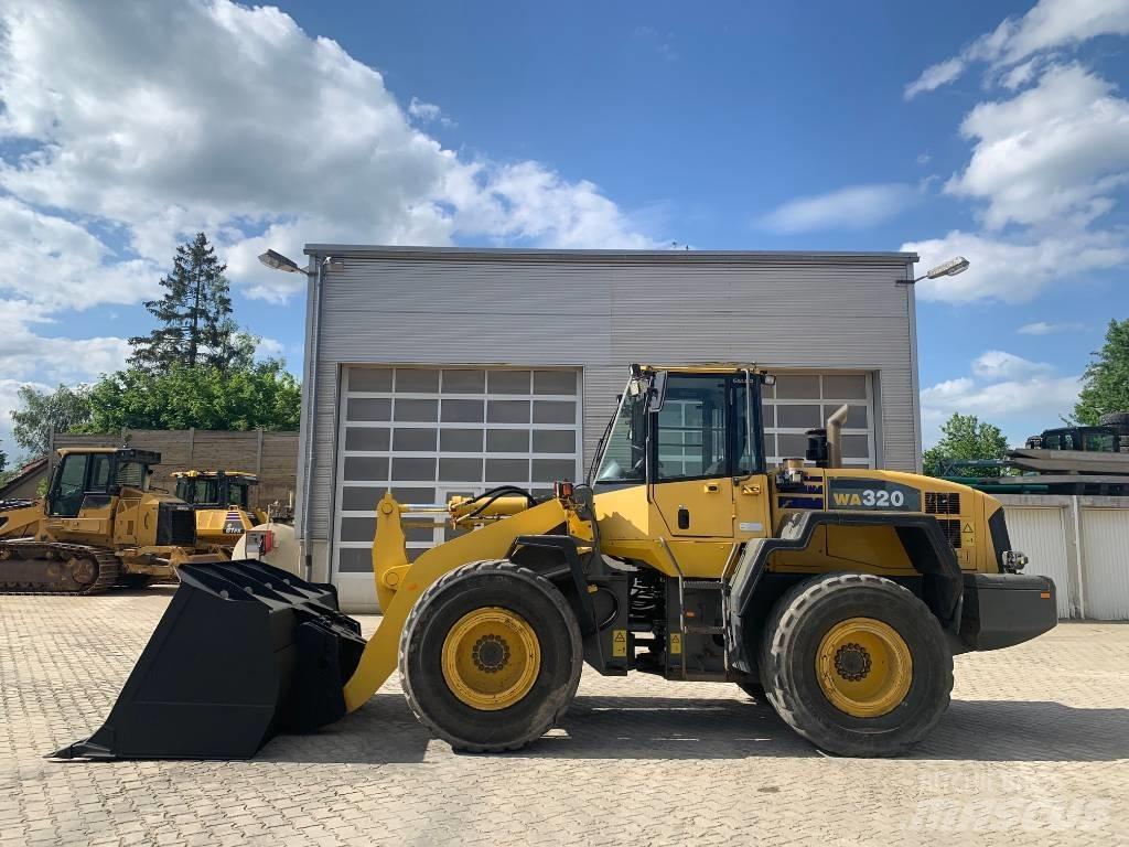 Komatsu WA 320-5H Kolové nakladače