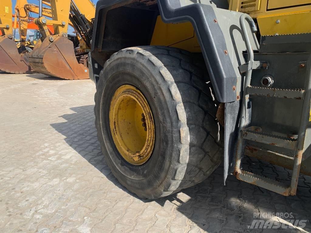Komatsu WA 320-5H Kolové nakladače