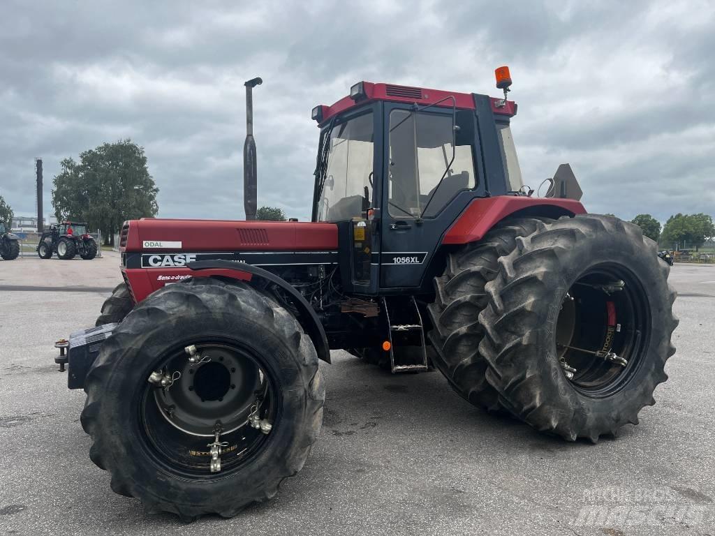 CASE 1056XL Traktory