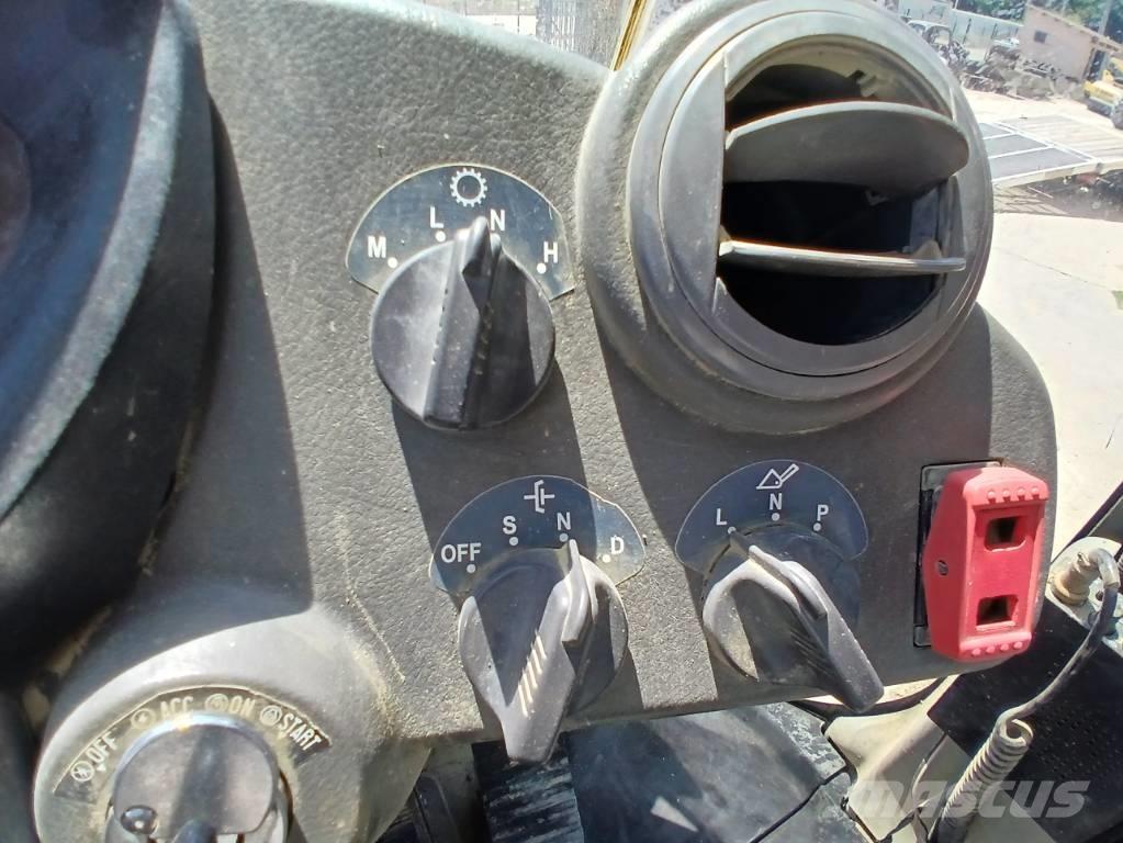 Hitachi ZW 310 Kolové nakladače