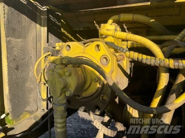 Kobelco SK 220 LC Pásová rýpadla