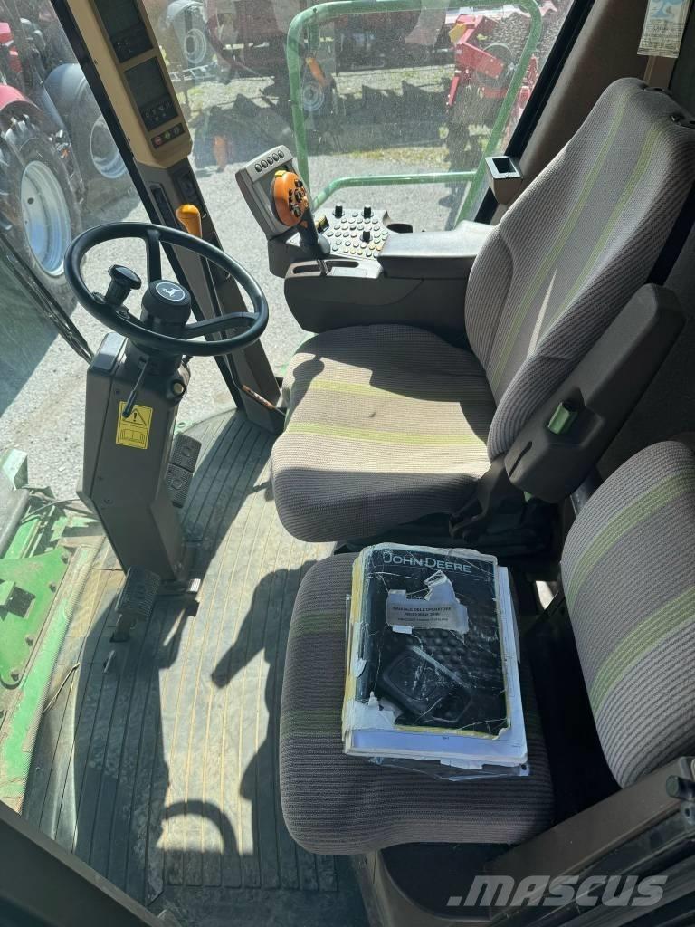 John Deere S 690 Sklízecí mlátičky
