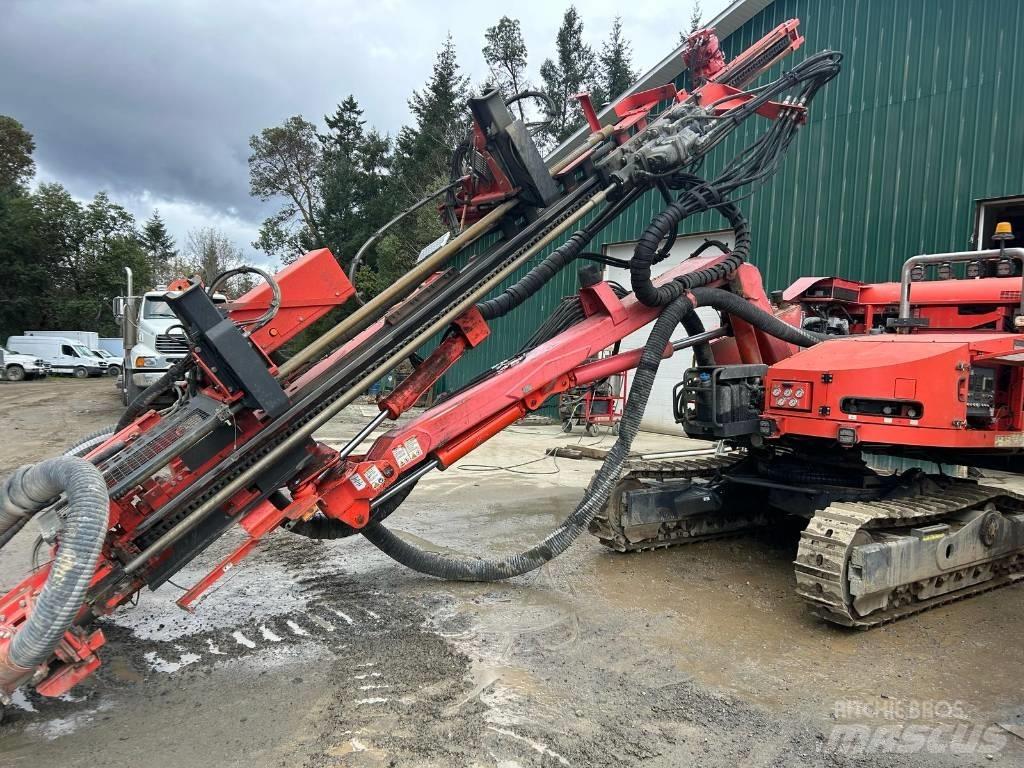 Sandvik DX 800R Povrchové vrtací stroje