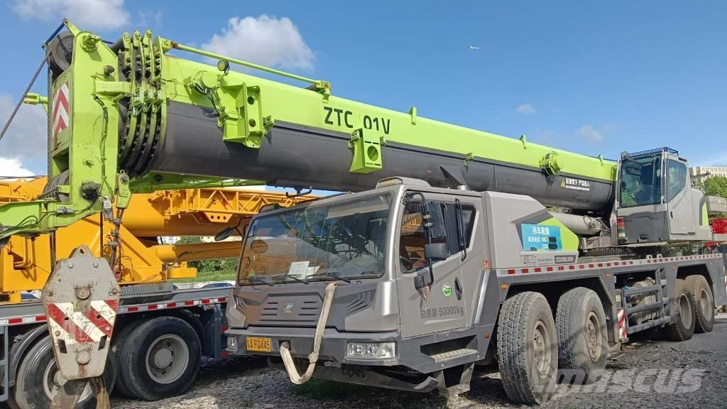 Zoomlion ZTC800 Univerzální terénní jeřáby