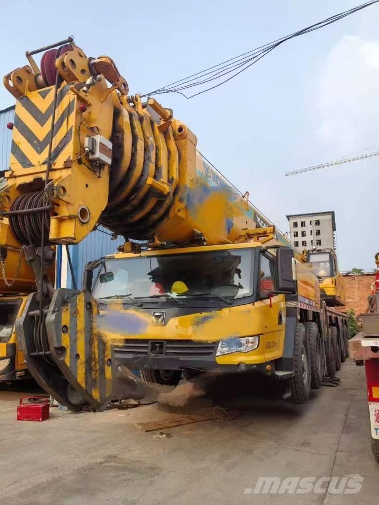 XCMG XCA300 Univerzální terénní jeřáby