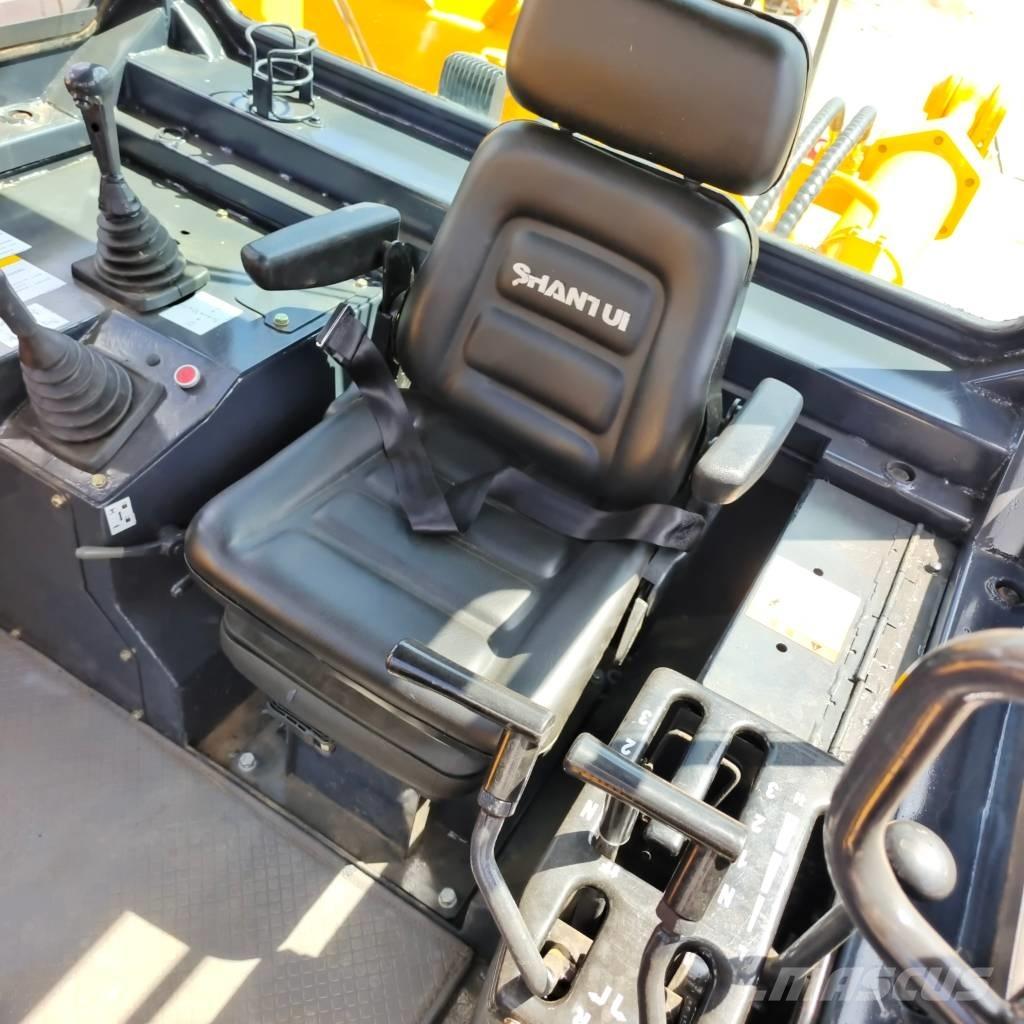 Shantui SD 32 Pásové dozery